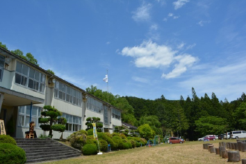 東栄町体験交流館のき山学校