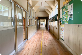 昔懐かしい木造校舎の旧小学校で体験を