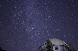 開かずの天文台に降りそそぐ星たち