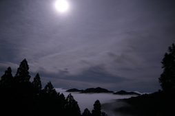 月夜に浮ぶ曇海