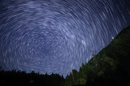 東栄の夜空に星は何個回っていると思ってるの？35億！？
