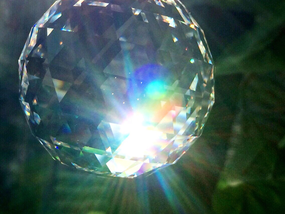 光がきれいに見える、そのわけ　～奥三河の自然とサンキャッチャー～